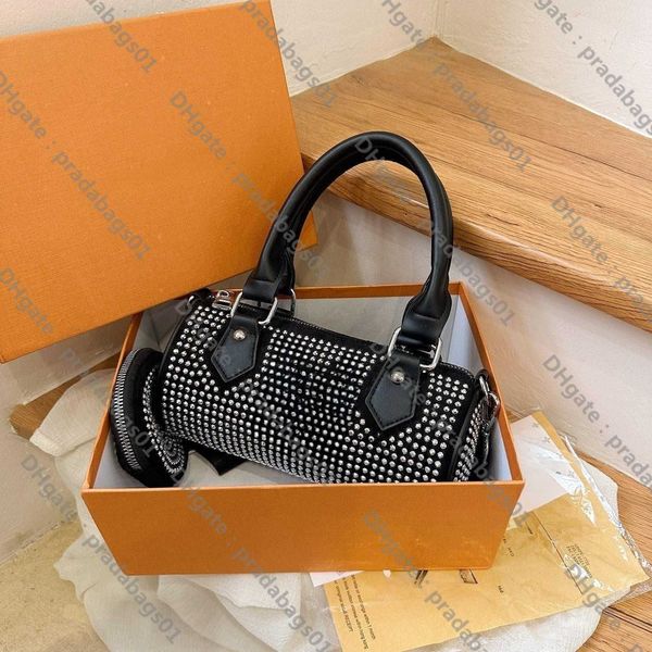 suitcase and bag dinner pearl chain bucket bag for women's 2023 new bright diamond water cylinder full advanced single shoulder crossbo
suitcase and bag dinner pearl chain bucket bag for women's 2023 new bright diamond water cylinder full advanced single shoulder crossbo