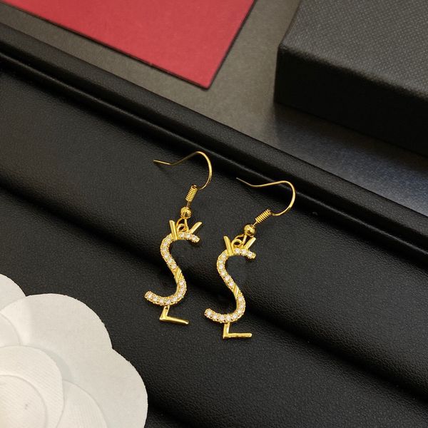 gold silver color women designer stud earrings luxury style trendy brass engagement earring wholesale, Golden;silver
gold silver color women designer stud earrings luxury style trendy brass engagement earring wholesale, Golden;silver