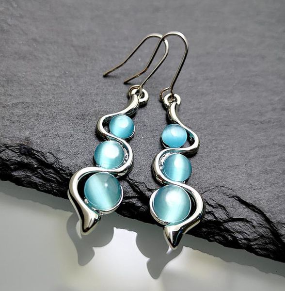 multistyle fashion bohemian creative curve waveshaped earrings european and american inlaid hailan cat eye gem swing earrings5367815, Golden
multistyle fashion bohemian creative curve waveshaped earrings european and american inlaid hailan cat eye gem swing earrings5367815, Golden