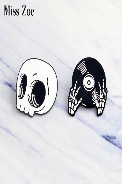 miss zoe skeleton record hand pins dj hands brooch denim jacket pin hat buckle shirt badge dark punk jewelry gift for friends1318805, Gray
miss zoe skeleton record hand pins dj hands brooch denim jacket pin hat buckle shirt badge dark punk jewelry gift for friends1318805, Gray