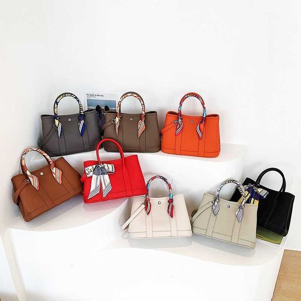 factory wholesale designer h ormes totes handbags 2023 spring new wedding large capacity simple fashion gift mom handheld one shoulder women
factory wholesale designer h ormes totes handbags 2023 spring new wedding large capacity simple fashion gift mom handheld one shoulder women