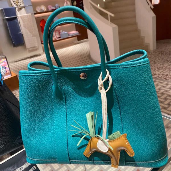 h bag designer fashion head layer leather h erme garden bag master wang handmade leather product pure wax thread bucket women tote garden ha
h bag designer fashion head layer leather h erme garden bag master wang handmade leather product pure wax thread bucket women tote garden ha