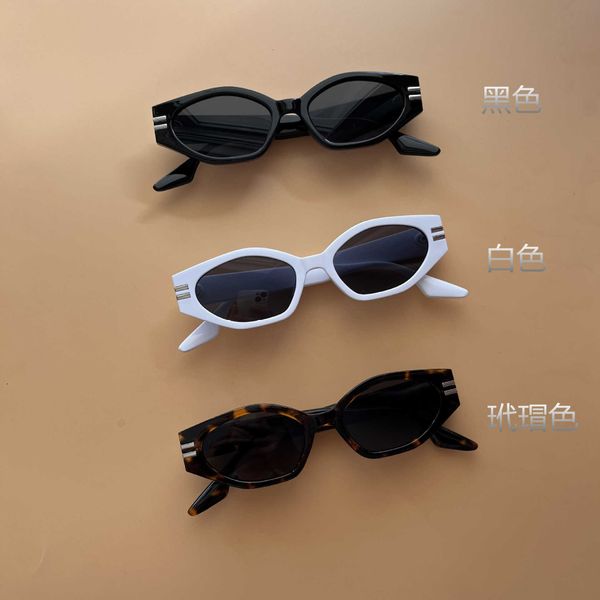 korean version gmghost sunglasses for men and women same du small frame cat eye sunglasses, White;black
korean version gmghost sunglasses for men and women same du small frame cat eye sunglasses, White;black