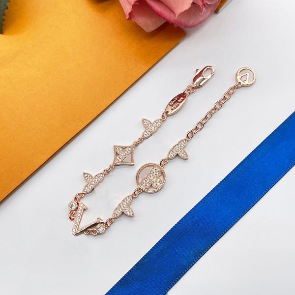 women designers charm bracelets diamond clover pendants design luxury girls v bracelet anniversary gift engagement jewelry for girl, Golden;silver
women designers charm bracelets diamond clover pendants design luxury girls v bracelet anniversary gift engagement jewelry for girl, Golden;silver