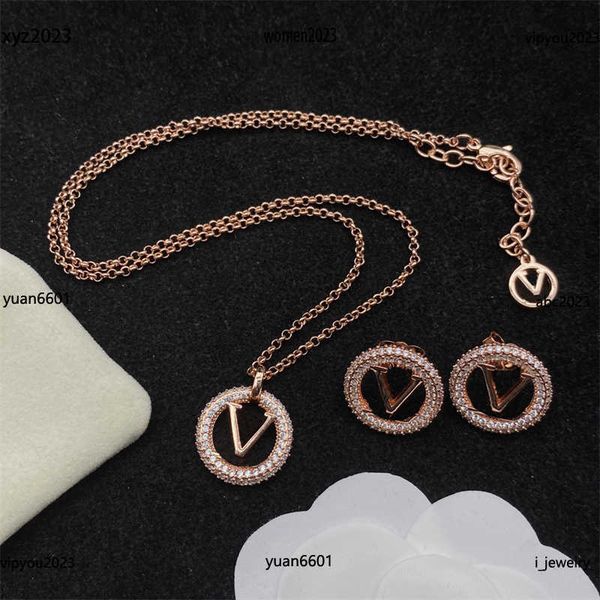 women designer earrings fashion jewelry circular diamond inlay design ear studs #including box new arrival, Golden;silver
women designer earrings fashion jewelry circular diamond inlay design ear studs #including box new arrival, Golden;silver