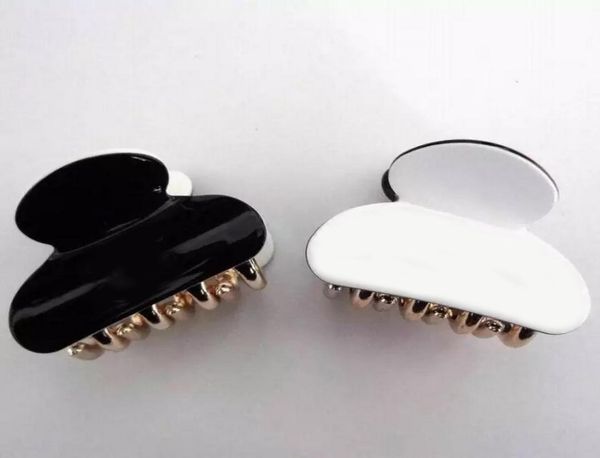 43x35cm european and american acrylic black and white material threedimensional hair catch small grip head accessories fashion 7887982, Golden;silver
43x35cm european and american acrylic black and white material threedimensional hair catch small grip head accessories fashion 7887982, Golden;silver