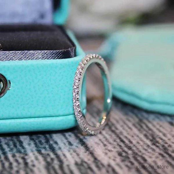 wedding rings luxurys desingers ring simple design sense sterling ring ladies classic rng simple rings gift female male r230627, Slivery;golden
wedding rings luxurys desingers ring simple design sense sterling ring ladies classic rng simple rings gift female male r230627, Slivery;golden