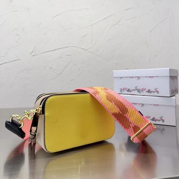 2023 new multi-color brand-name bag snapsshoulder bag camera men and women fashion tie-dye high-grade leather messenger bag wallet zipper cl, Red;black
2023 new multi-color brand-name bag snapsshoulder bag camera men and women fashion tie-dye high-grade leather messenger bag wallet zipper cl, Red;black