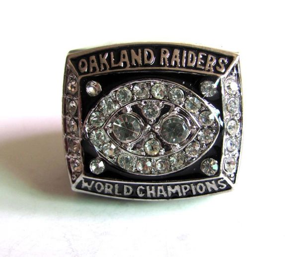 1980 oakland r a i d e r s football world championship ring whole 3669407, Golden;silver
1980 oakland r a i d e r s football world championship ring whole 3669407, Golden;silver