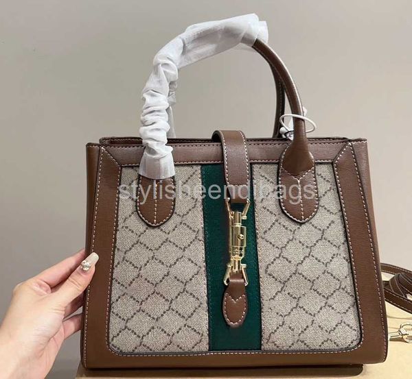 stylisheendibags totes luxury designer handbags classic tote female high-capacity crossbody bag shoulder lady wallet messenger handbag
stylisheendibags totes luxury designer handbags classic tote female high-capacity crossbody bag shoulder lady wallet messenger handbag