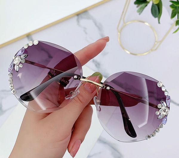 new frameless crystal trimmed sunglasses women's anti uv diamond sunglasses, White;black
new frameless crystal trimmed sunglasses women's anti uv diamond sunglasses, White;black