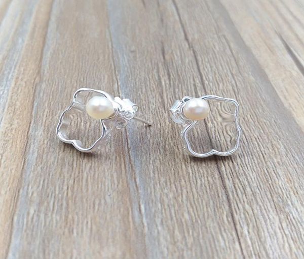 silver silueta earrings with pearl bear jewelry stud 925 sterling fits european jewelry style gift andy jewel 7135635105156397, Golden;silver
silver silueta earrings with pearl bear jewelry stud 925 sterling fits european jewelry style gift andy jewel 7135635105156397, Golden;silver