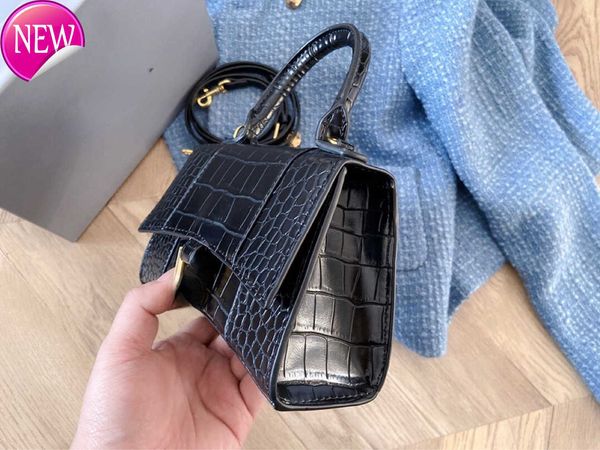 women's brand designers handbags 2023 fashion new alligator print flip hourglass bag versatile portable shoulder bags factory direct sa
women's brand designers handbags 2023 fashion new alligator print flip hourglass bag versatile portable shoulder bags factory direct sa