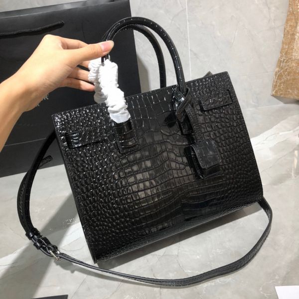 421863 classic women's handbag high-end quality crossbody bag the most elegant organ bag the exquisite crocodile embossedshoulder bag i
421863 classic women's handbag high-end quality crossbody bag the most elegant organ bag the exquisite crocodile embossedshoulder bag i