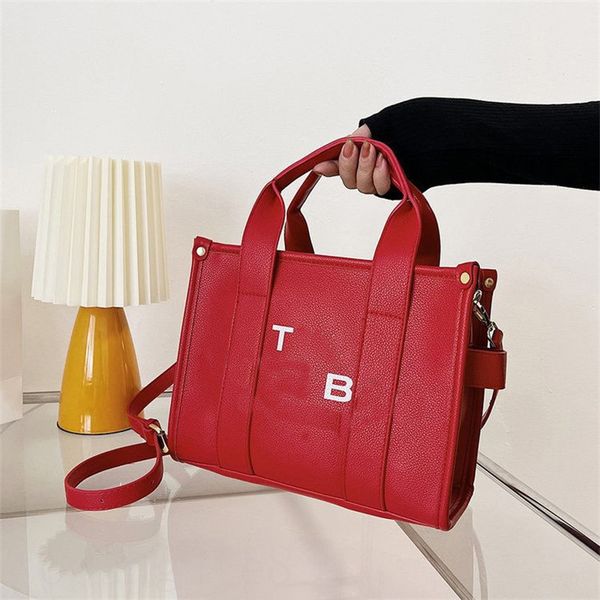 womens designer bag simple luxury handbag sports style travelling leather pochette pink black outdoor adjustable strap popular cross body ba
womens designer bag simple luxury handbag sports style travelling leather pochette pink black outdoor adjustable strap popular cross body ba