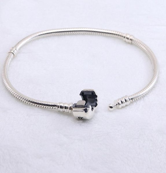 authentic 925 sterling silver bracelets chain with logo bracelet fit charms beads jewelry for women and men gift2377666, Golden;silver
authentic 925 sterling silver bracelets chain with logo bracelet fit charms beads jewelry for women and men gift2377666, Golden;silver