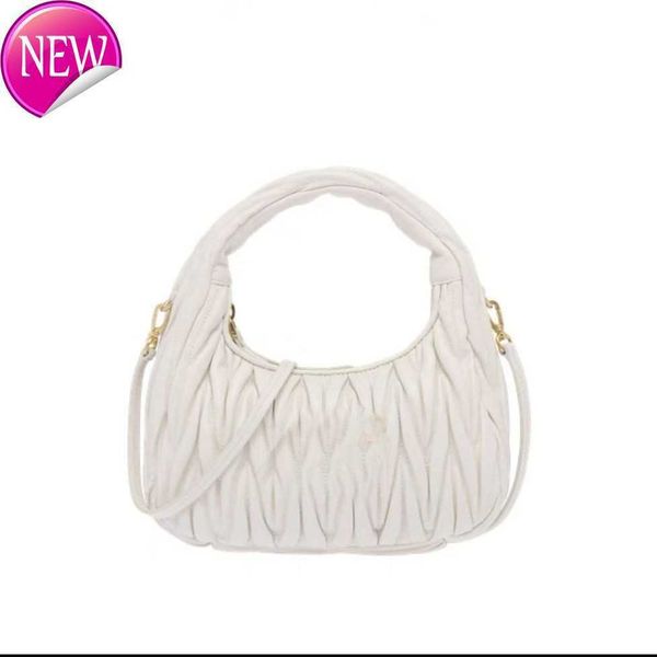 women's brand designer handbag shoulder bags tote new fashion miu boston mini pillow bags soft sheepskin one shoulders pleated crossbod
women's brand designer handbag shoulder bags tote new fashion miu boston mini pillow bags soft sheepskin one shoulders pleated crossbod