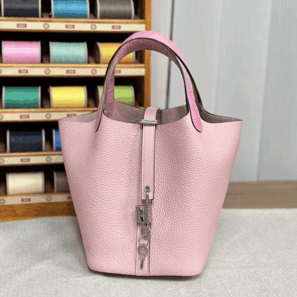 wholesale designer h ormes totes handbags cestbautc cowhide vegetable basket touch women's bag crocodile skin combination big ox litchi
wholesale designer h ormes totes handbags cestbautc cowhide vegetable basket touch women's bag crocodile skin combination big ox litchi