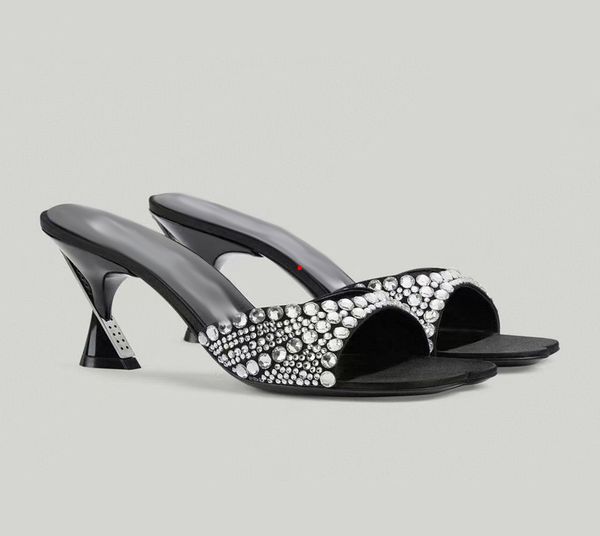 2023 fashion designer slippers women sliders foam runners pure sandals resin runners sliders 35-40 with box -562, Black
2023 fashion designer slippers women sliders foam runners pure sandals resin runners sliders 35-40 with box -562, Black