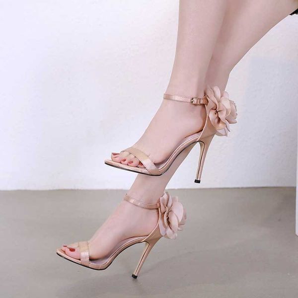 ladies summer sandals shoes woman star with the same style flower strip women's high heel trade 230615, Black
ladies summer sandals shoes woman star with the same style flower strip women's high heel trade 230615, Black