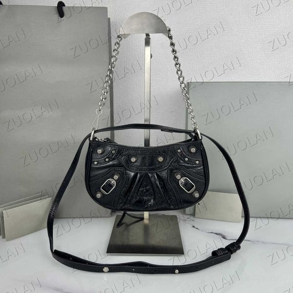 luxury design fashion le cagole mini handmade bags handbags shoulder bag women's crossbody retro large capacity lady tote cosmetic buck
luxury design fashion le cagole mini handmade bags handbags shoulder bag women's crossbody retro large capacity lady tote cosmetic buck