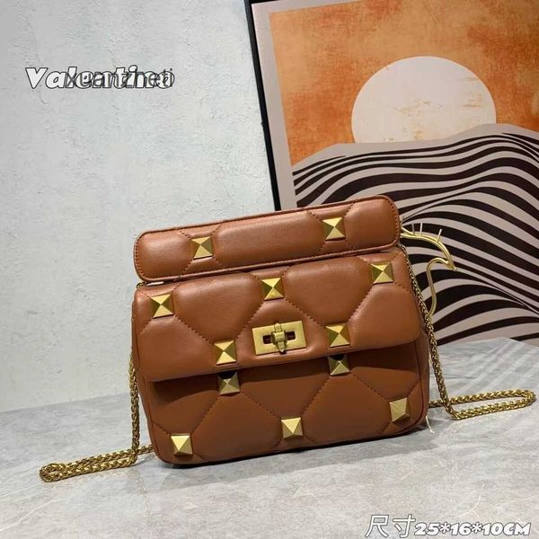 designer punk rivet valenti women bags handbag luxury handbag bag portable shoulder crossbody new chain ssao
designer punk rivet valenti women bags handbag luxury handbag bag portable shoulder crossbody new chain ssao