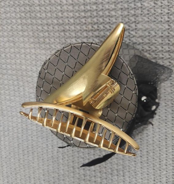 vintage fashion metal c hair claw c alloy clamps accessories with paper cards7736050, Slivery;golden
vintage fashion metal c hair claw c alloy clamps accessories with paper cards7736050, Slivery;golden