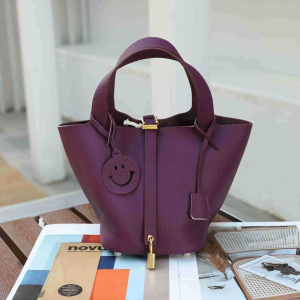 h bag designer luxury bag vegetable basket women's leather hand shoulder litchi grain bucket bagjahe9h2z picotin
h bag designer luxury bag vegetable basket women's leather hand shoulder litchi grain bucket bagjahe9h2z picotin