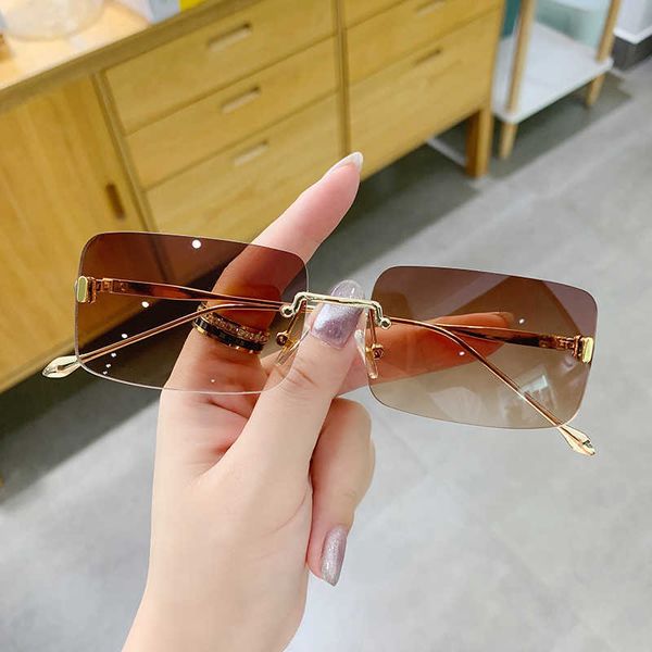 wholesale of sunglasses fashion rimless rectangle sunglasses women men vintage square shades ultralight gafas de sol, White;black
wholesale of sunglasses fashion rimless rectangle sunglasses women men vintage square shades ultralight gafas de sol, White;black