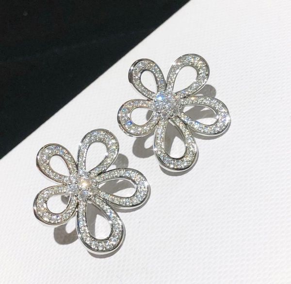 ladies love screw ear studs party wedding van 15cleef couple gift love earring fashion luxury designer arpels bracelet a44370974, Golden;silver
ladies love screw ear studs party wedding van 15cleef couple gift love earring fashion luxury designer arpels bracelet a44370974, Golden;silver