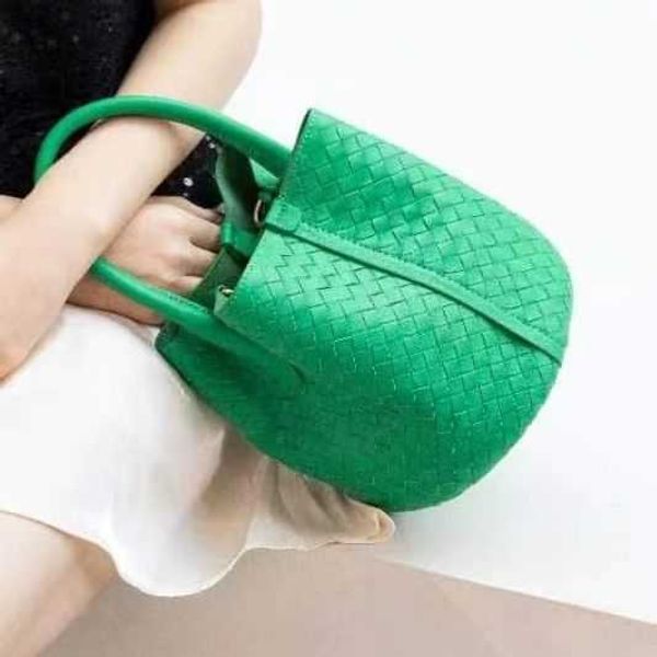 designers bag veneta bottega new genuine leather women's bag fashion bucket bag sheepskin handwoven bag large capacity handheld one sho
designers bag veneta bottega new genuine leather women's bag fashion bucket bag sheepskin handwoven bag large capacity handheld one sho