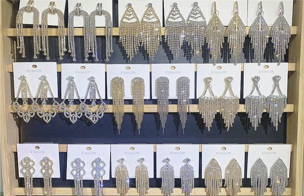 long tassel earrings full crystal rhinestone claw chain diamond 925 silver pin earrings fashion shine boutique wholes jewelry 3578086
long tassel earrings full crystal rhinestone claw chain diamond 925 silver pin earrings fashion shine boutique wholes jewelry 3578086