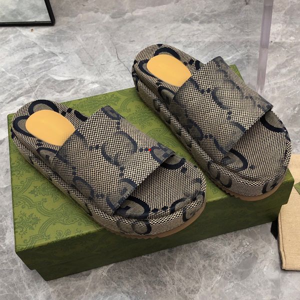 2023 fashion designer sandals jelly sandal women sandal rubber slippers chunky high heels crystal slipper thick bottom scuffs platform mules, Black
2023 fashion designer sandals jelly sandal women sandal rubber slippers chunky high heels crystal slipper thick bottom scuffs platform mules, Black