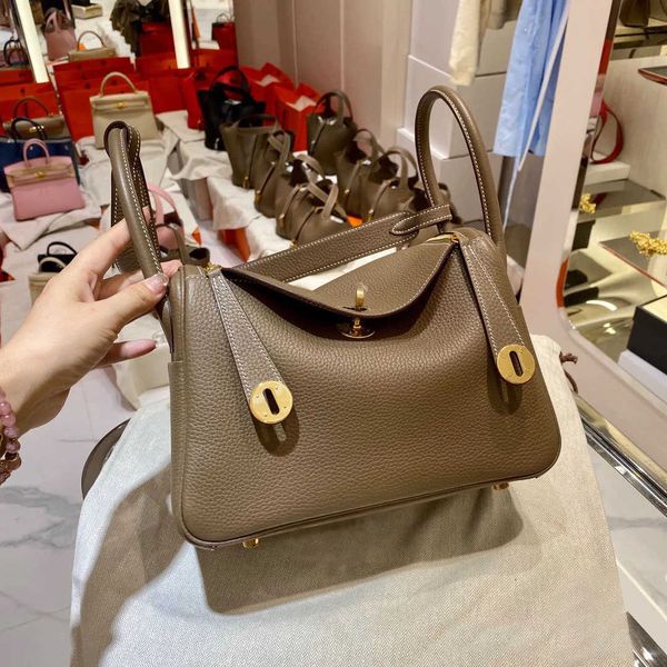 5a bags lindy26 handmade wax thread new head layer cow leather lindys bag genuine leather women's bag doctor's bag one shoulder po
5a bags lindy26 handmade wax thread new head layer cow leather lindys bag genuine leather women's bag doctor's bag one shoulder po