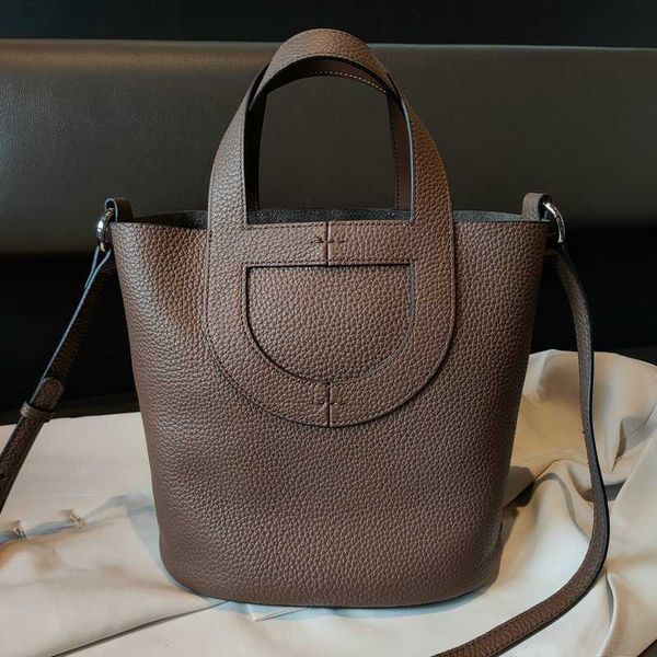 h bag designer luxury vegetable basket bucket advanced headfelt cowhide women's handheld one shoulder crossbody bag fashion commuteri2u
h bag designer luxury vegetable basket bucket advanced headfelt cowhide women's handheld one shoulder crossbody bag fashion commuteri2u