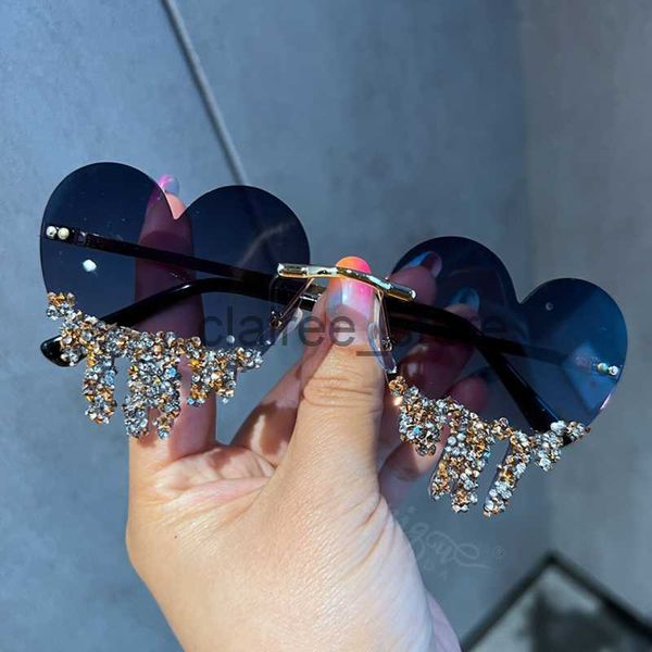 sunglasses 2023 fashion designer heart sunglasses women retro remiless bling personality sunglasses party uv400 eyewear lentes de sol mujer, White;black
sunglasses 2023 fashion designer heart sunglasses women retro remiless bling personality sunglasses party uv400 eyewear lentes de sol mujer, White;black