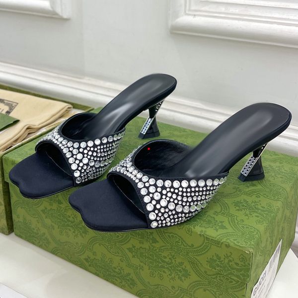 2023 fashion designer slippers women sliders foam runners pure sandals resin runners sliders 35-40 with box -565, Black
2023 fashion designer slippers women sliders foam runners pure sandals resin runners sliders 35-40 with box -565, Black