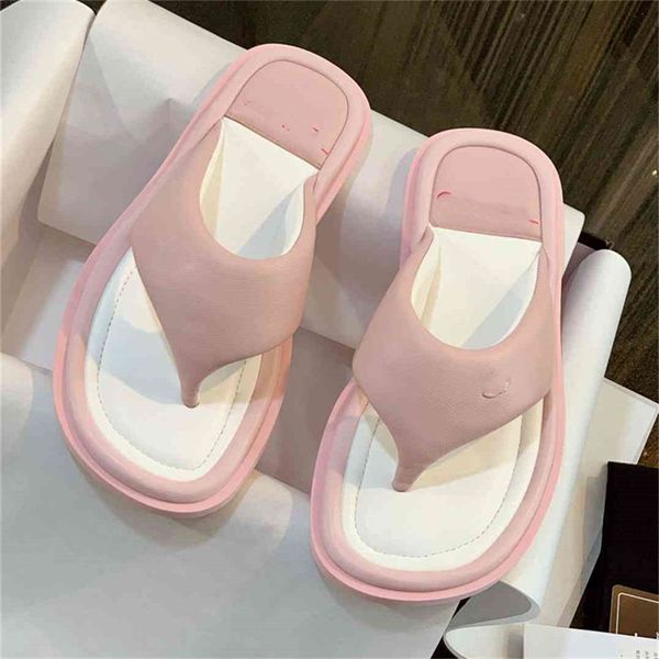 fashion slippers 2023 channel luxury design summer men's and women's flats thick soled leather rubber lettering logo casual cartoo, Black
fashion slippers 2023 channel luxury design summer men's and women's flats thick soled leather rubber lettering logo casual cartoo, Black