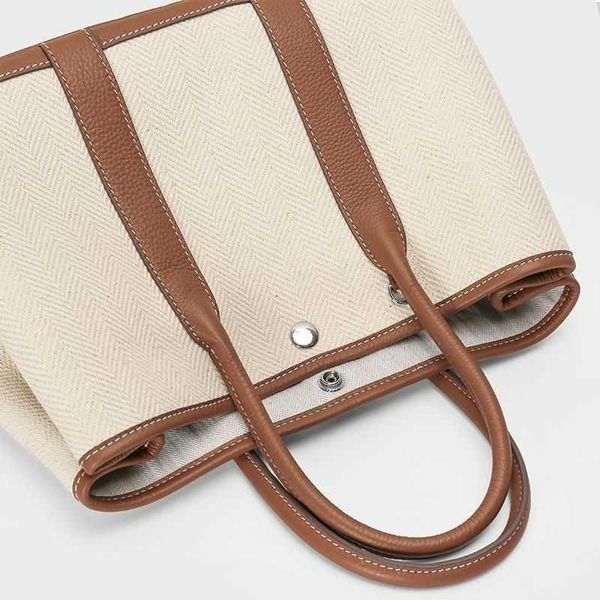 factory wholesale designer h ormes totes handbags yi jinyuan bag women's large capacity garden portable messenger bag shopping canvas b
factory wholesale designer h ormes totes handbags yi jinyuan bag women's large capacity garden portable messenger bag shopping canvas b