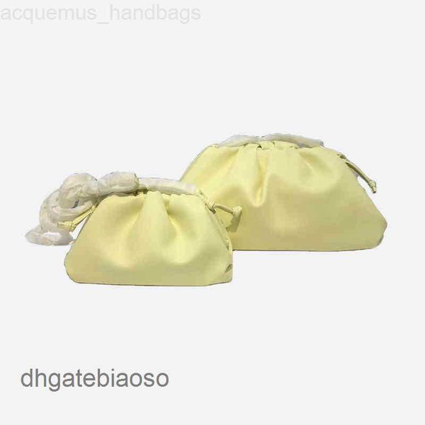 bag bottegas clip shoulder cloud vene pouch women's fold designer solid color 2022 single bags messenger 0qpg
bag bottegas clip shoulder cloud vene pouch women's fold designer solid color 2022 single bags messenger 0qpg