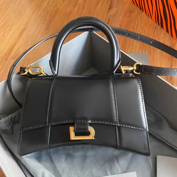 white handle trunk crossbody even hourglass bag luxurys pink designer tote clutch genuine leather shoulder bag women's men metal sign c
white handle trunk crossbody even hourglass bag luxurys pink designer tote clutch genuine leather shoulder bag women's men metal sign c