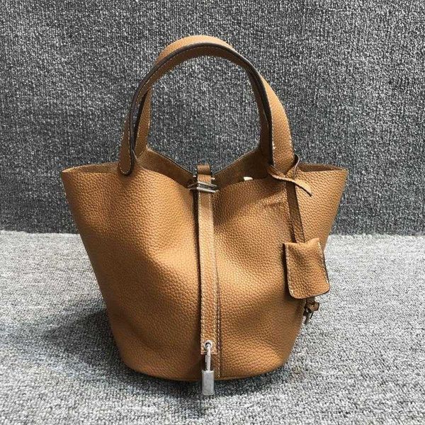 wholesale designer h ormes totes handbags off the shelf leather bag for women in shopping malls 2023 korean version versatile first layer co
wholesale designer h ormes totes handbags off the shelf leather bag for women in shopping malls 2023 korean version versatile first layer co