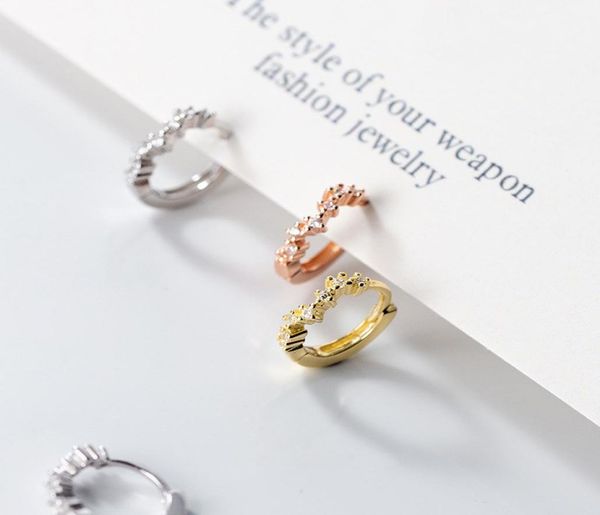 vintage beauty hoop huggie earrings 925 sterling silver with zircon fashionable rose gold circle earring whole jewelry8847525, Golden;silver
vintage beauty hoop huggie earrings 925 sterling silver with zircon fashionable rose gold circle earring whole jewelry8847525, Golden;silver