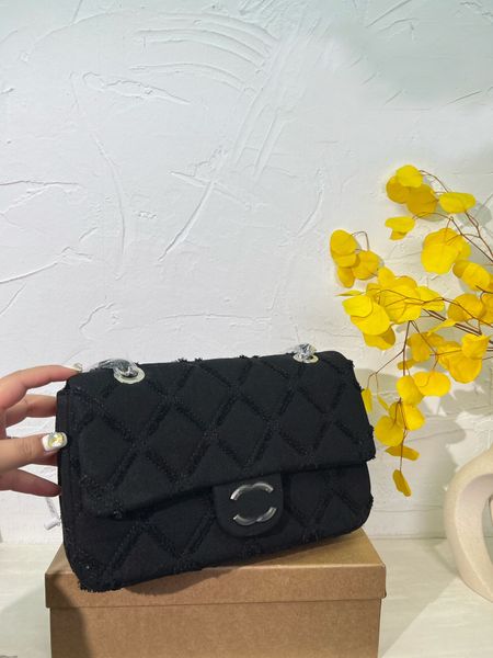 fashion designer women bag shoulder handbag purse women genuine leather cross body channel chain bags clutch flap letters solid purse
fashion designer women bag shoulder handbag purse women genuine leather cross body channel chain bags clutch flap letters solid purse