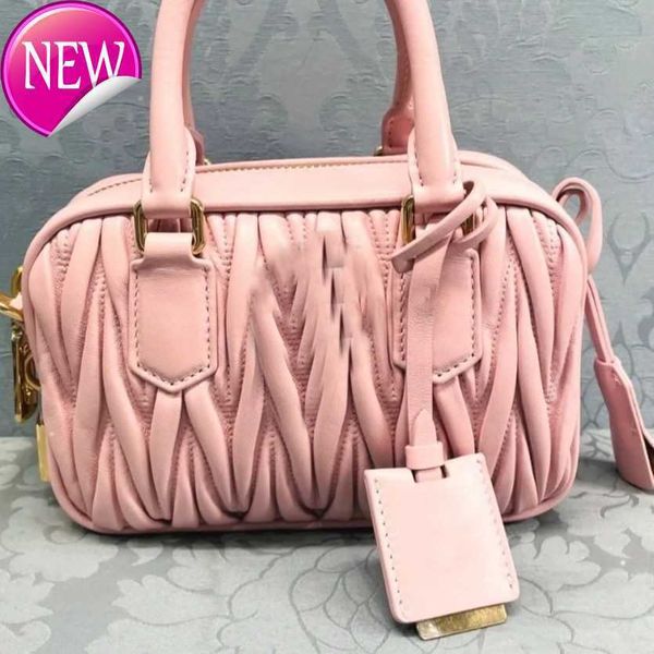 women's brand designer handbags shoulder bags tote fashion miu cloud tote bags delicate sheepskin boston pillow shoulders messenger bag
women's brand designer handbags shoulder bags tote fashion miu cloud tote bags delicate sheepskin boston pillow shoulders messenger bag