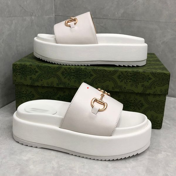 2023 fashion designer slippers women sliders foam runners pure sandals resin runners sliders 35-40 with box -596, Black
2023 fashion designer slippers women sliders foam runners pure sandals resin runners sliders 35-40 with box -596, Black