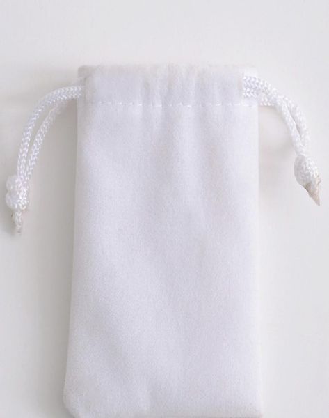3 sizes pure white velvet jewelry pouch gift present package fit for necklace bracelet earring christmas bags3939718, Pink;blue
3 sizes pure white velvet jewelry pouch gift present package fit for necklace bracelet earring christmas bags3939718, Pink;blue