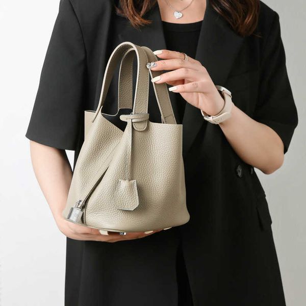 wholesale designer h ormes totes handbags genuine leather women's bag 2023 autumn new layer cowhide shoulder high end atmosphere handba
wholesale designer h ormes totes handbags genuine leather women's bag 2023 autumn new layer cowhide shoulder high end atmosphere handba