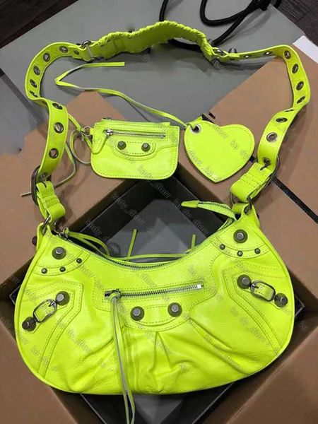 trainers b bag le cagole xs shoulder bag chain crocodile embossed purse arena crossbody handbag luxury designers leather small balanciagas
trainers b bag le cagole xs shoulder bag chain crocodile embossed purse arena crossbody handbag luxury designers leather small balanciagas