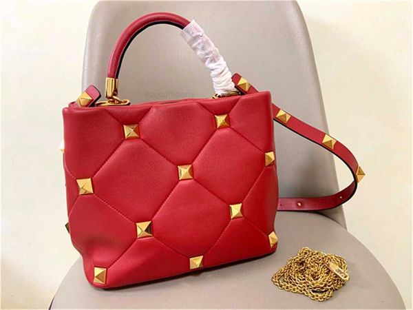 designer outdoor bag rivet luxurys same handheld shoulder red cross leather women's bag solid loco bag 5cpi
designer outdoor bag rivet luxurys same handheld shoulder red cross leather women's bag solid loco bag 5cpi